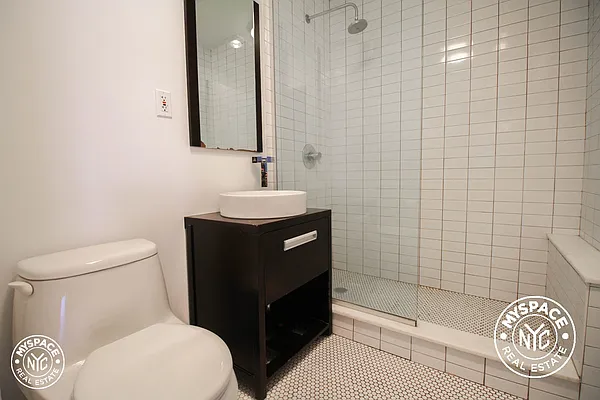 Rented by MySpaceNYC | media 38