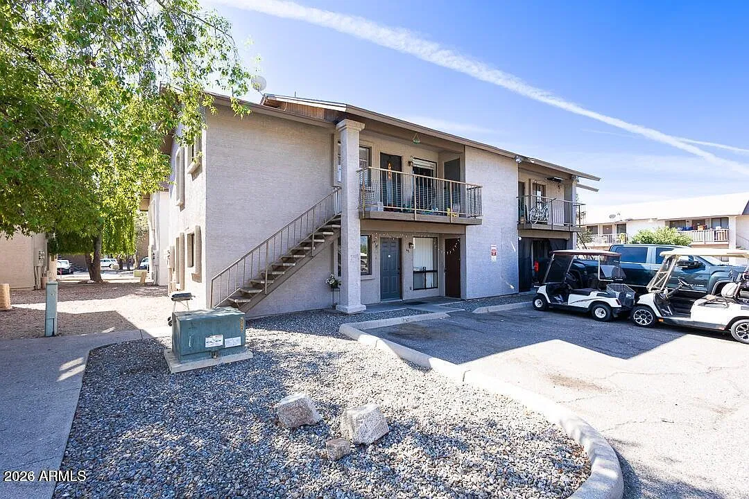 2 bed, 1.0 bath, 780 sqft, $1,225 — Photo 1