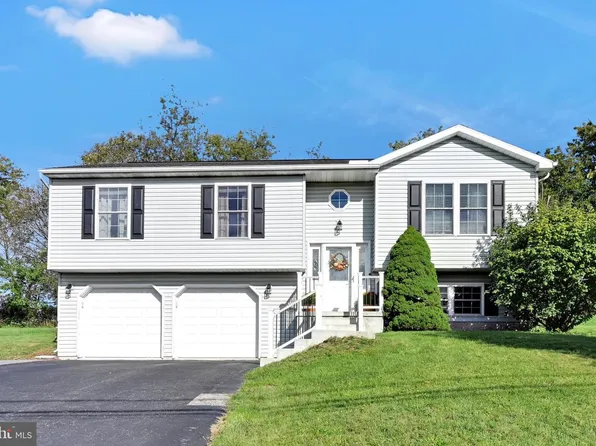 1718 Running Deer Dr, Auburn, PA 17922