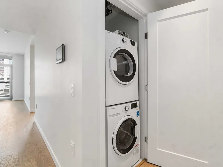 128 W 15th St #D260 — Photo 19