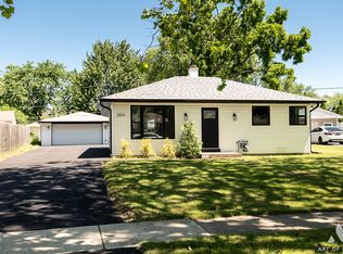 2800 Hawk Ln, Rolling Meadows, IL 60008