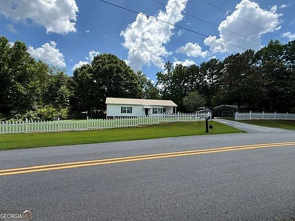 4th image of 10 Holly Ln