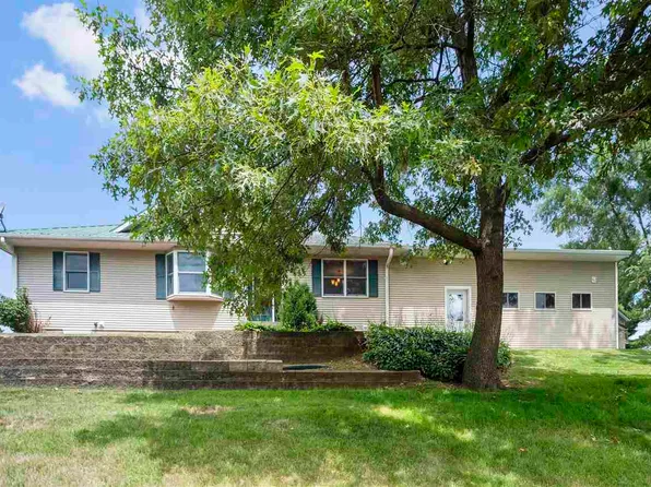 311 S High St, Oxford, IA 52322