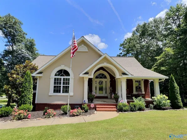 125 Kelly St, Rainbow City, AL 35906