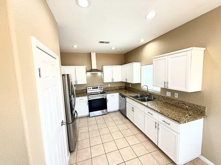 8173 Viburnum Ave — Photo 13