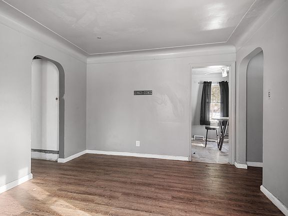 5th image of 11801 Elmdale St