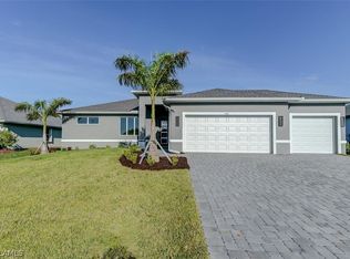 428 SW 28th Pl, Cape Coral, FL 33991
