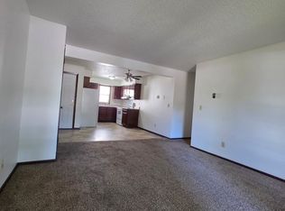 1676 9th St N APT 5, Wahpeton, ND 58075