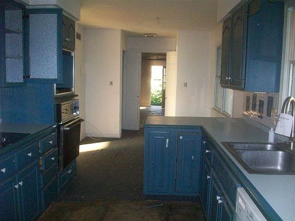 5th image of 30575 Edgewater Dr