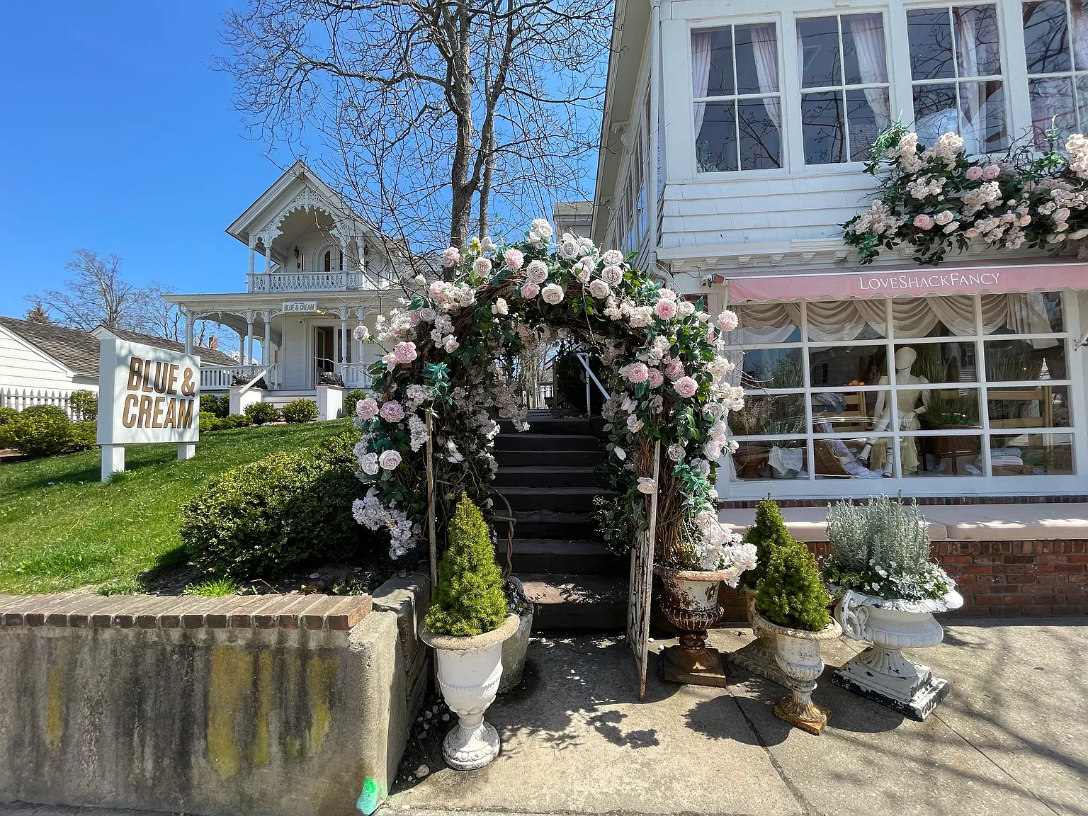 Three Bedroom Apartment in the Heart of Sag Harbor Village — Photo 2