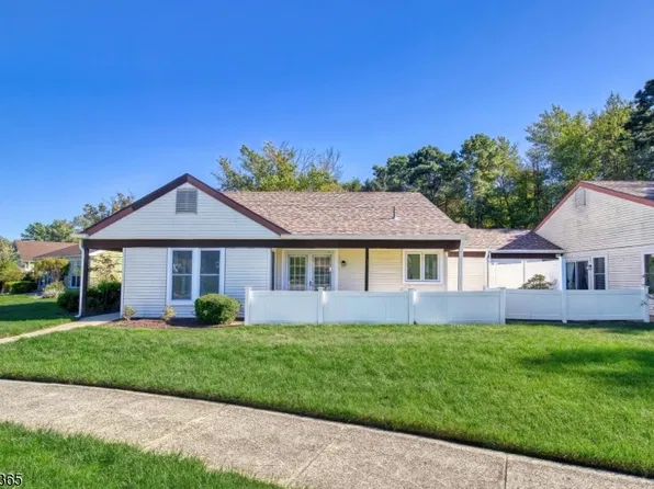 681A Huntington Dr, Manchester Twp., NJ 08759