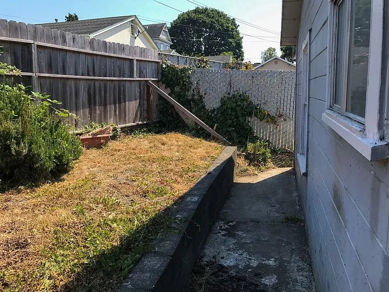 576 Main St — Photo 23