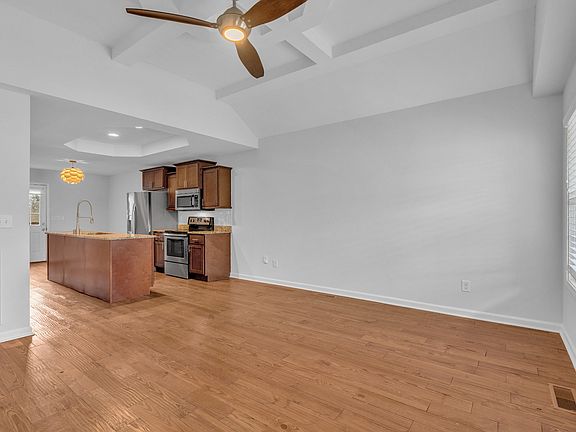 3rd image of 3717 Fairview Dr