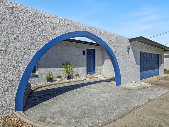 3rd image of 3926 Country Club Blvd