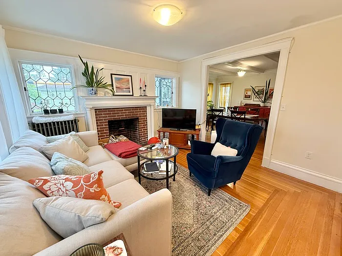 2 bed, 1.0 bath, 1100 sqft, $3,000 — Photo 3