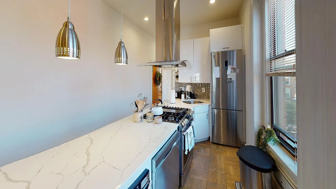 2 bed, 1100 sqft, $3,500 — Photo 2