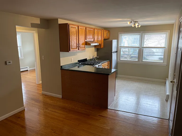 255 Nesmith St #10 — Photo 3