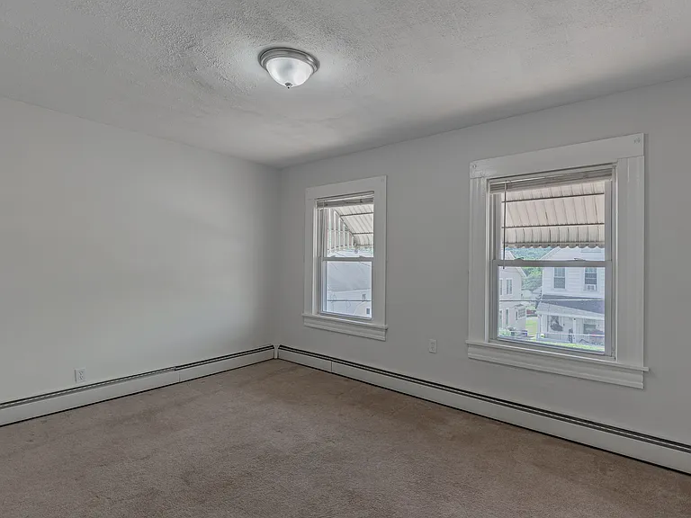 80 E Newport St — Photo 18