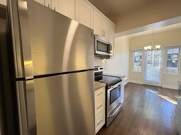 530 Webster St #11 — Photo 7