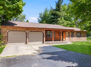 5645 S Beebe Dr, Rochelle, IL 61068