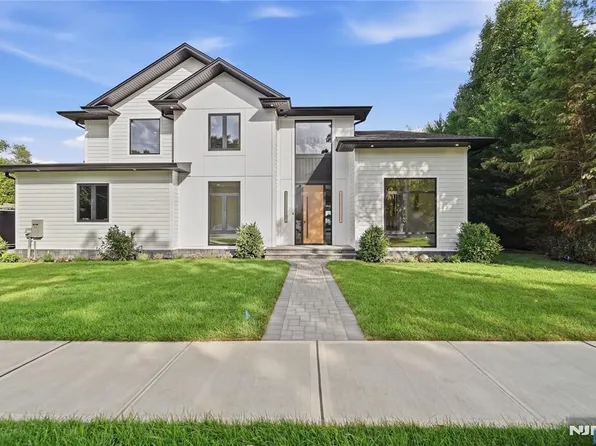295 Schraalenburgh Road, Haworth, NJ 07641