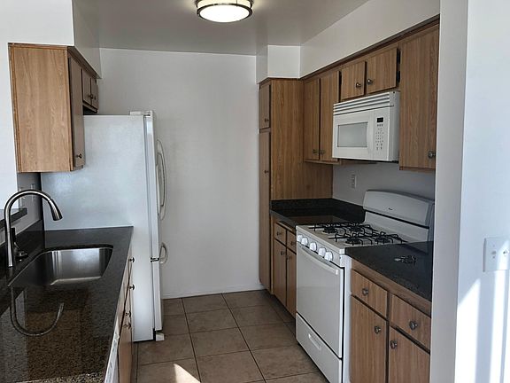 5th image of 1457 Armacost Ave APT 205