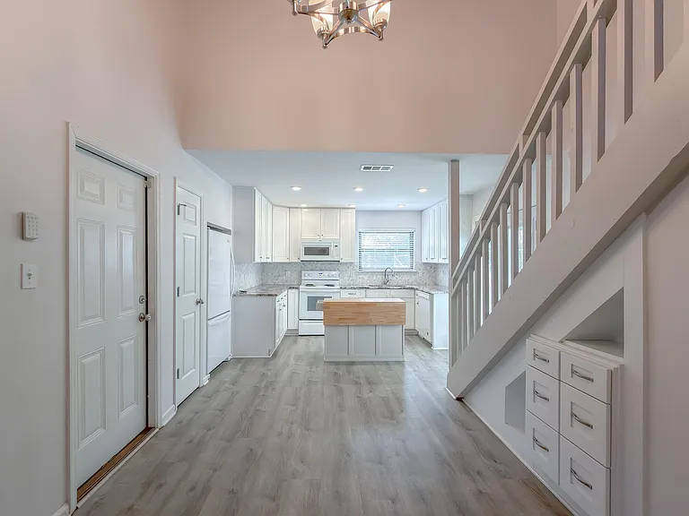 3200 Langley Cir — Photo 6