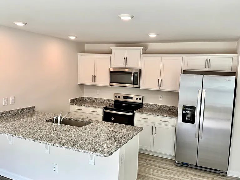 5026 Hyrule Dr — Photo 6