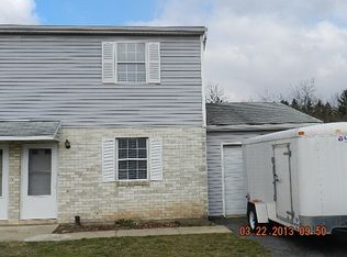 1881 Pineview Dr, York, PA 17408