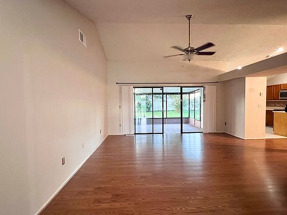 4th image of 3151 Golden Rock Dr