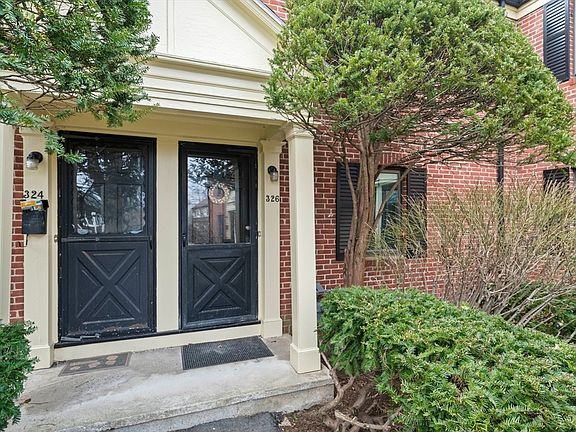 2nd image of 326 Lexington St Unit 326