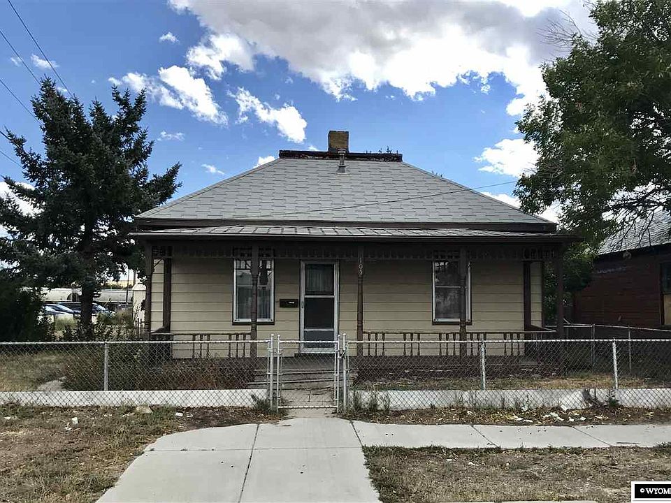 1st image of 105 Sherman St