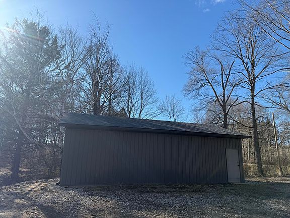 5th image of 8040 Martin Rd