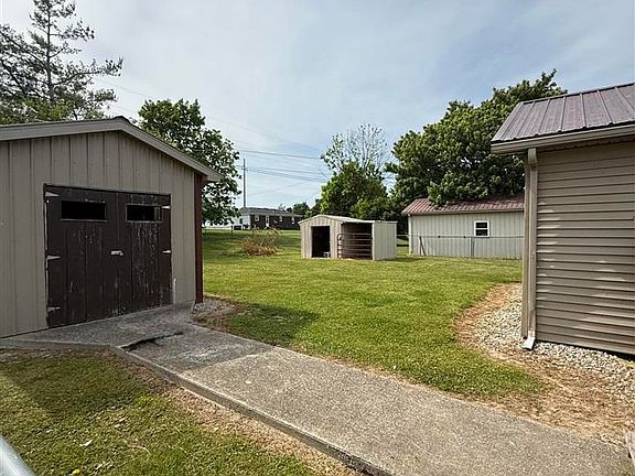 4th image of 644 Kelly Way