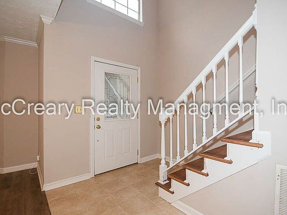 3rd image of 2100 Winsburg Dr NW