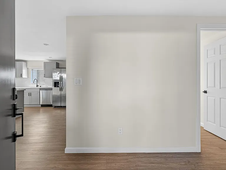 1751 Cabrillo Ave — Photo 10