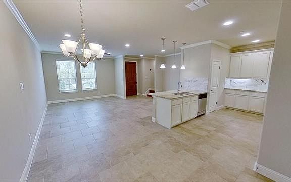 5th image of 1221 Pebblebrook Ln