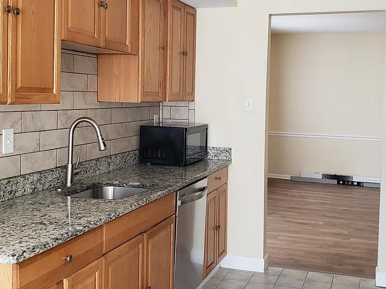 17 Fieldstone Dr — Photo 4