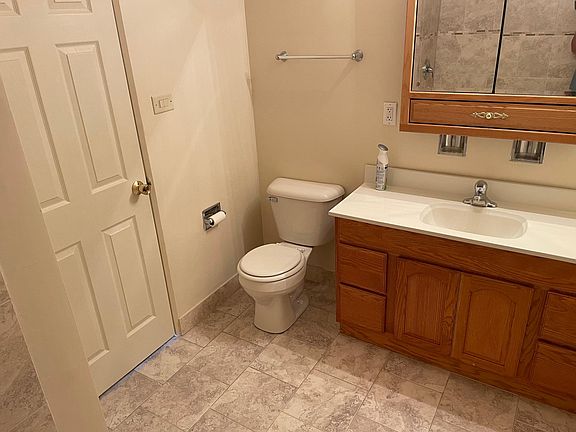 5th image of 2637 New St #3E