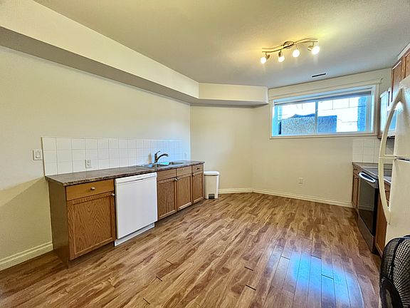 3rd image of 132 Heron Pl