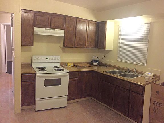 3rd image of 4020 Jenny Dr