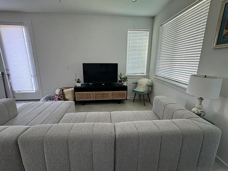 1181 Sarabeth Way — Photo 6