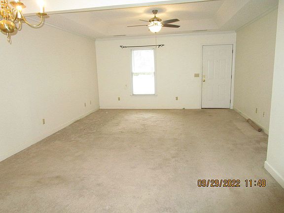 5th image of 2031 Essex Dr