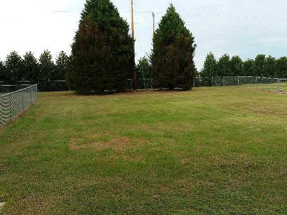 3rd image of 22131 Hillside Dr