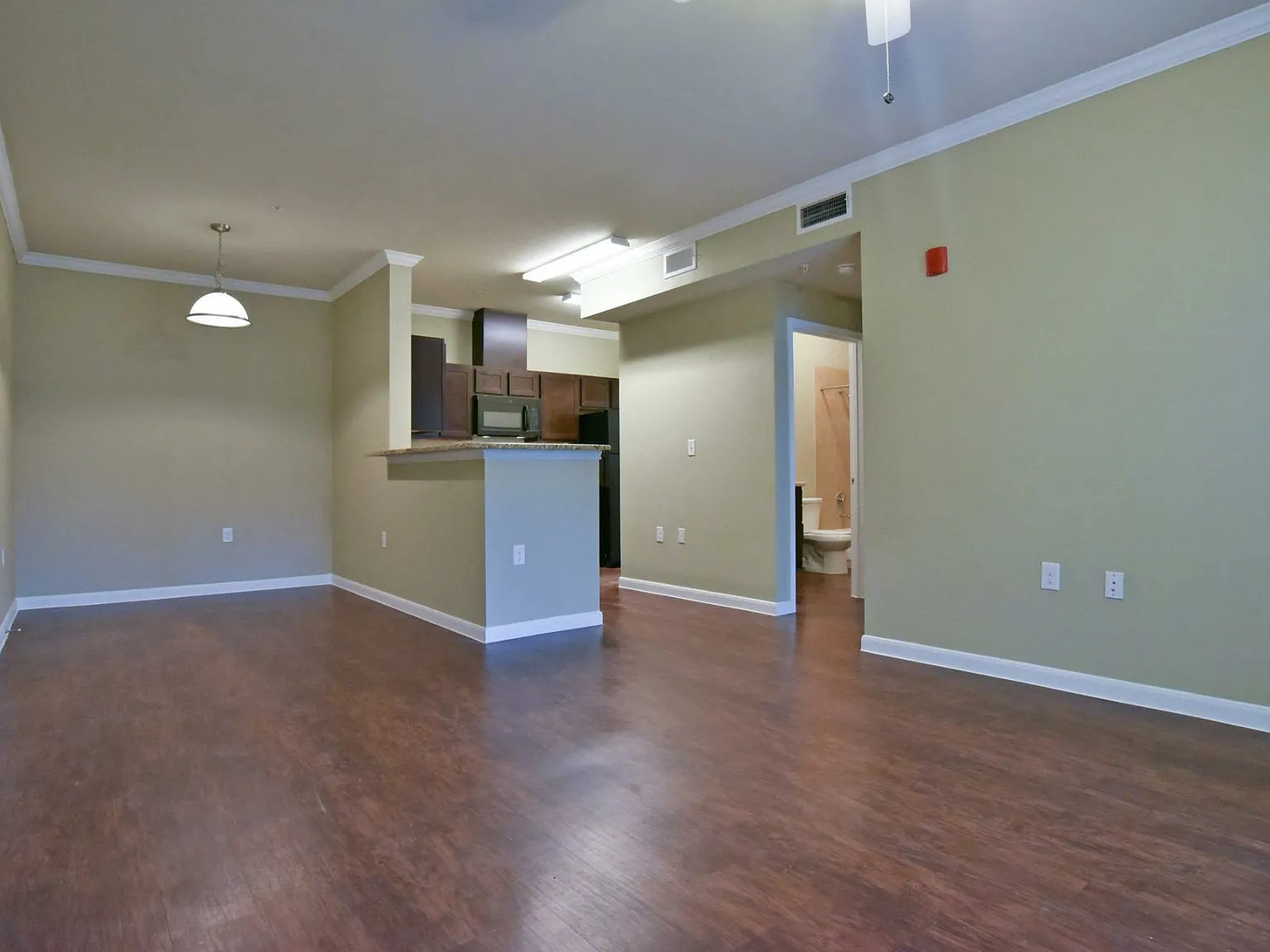 Oakland Hills Apartments — Photo 2