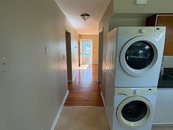 4th image of 1297 Davis St #2