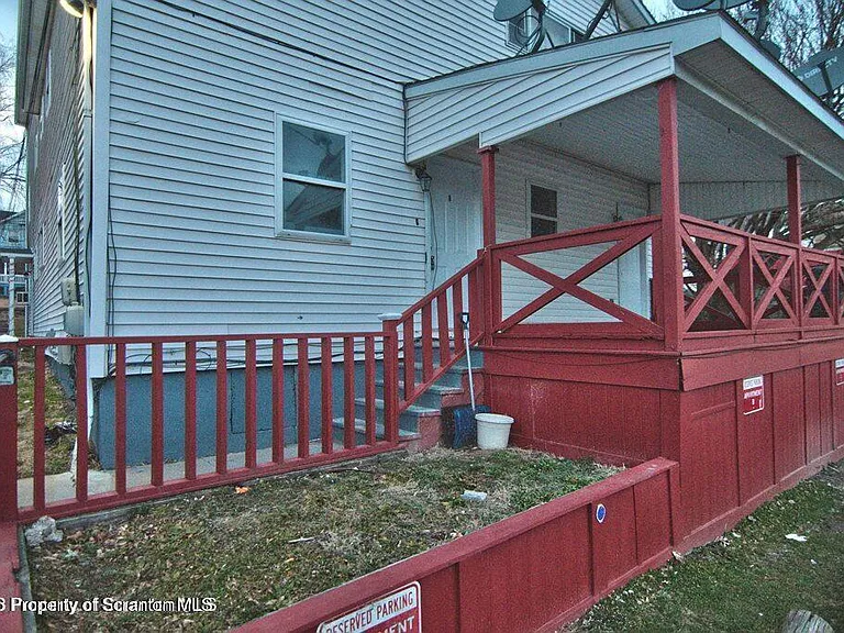 1418 N Main Ave #B — Photo 1