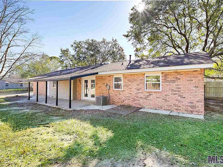 15921 McNeil Ave — Photo 10