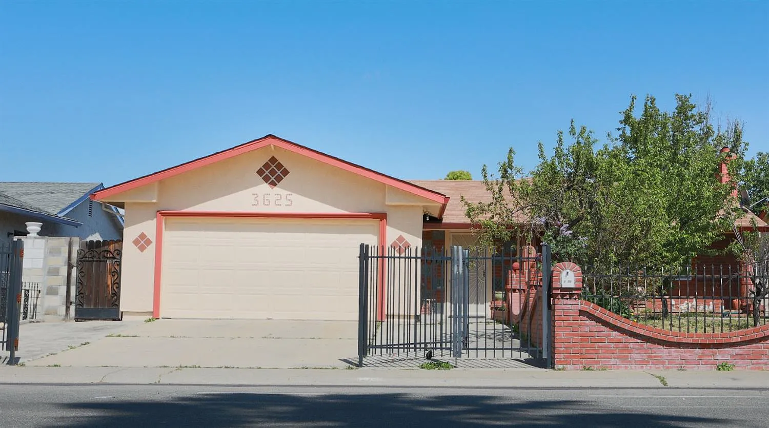 3625 Astral Dr photo 1