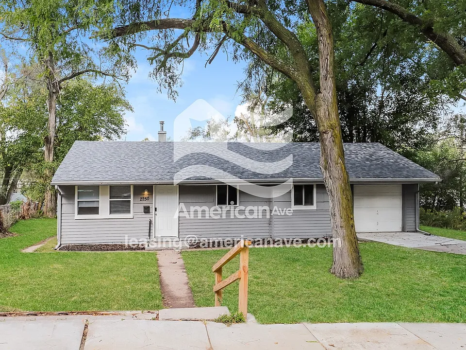 2250 N 39th St